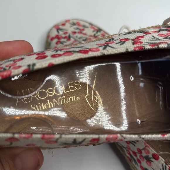 Aerosoles Womens Summer Sol Boat Shoe in Cherry Fruit Print Sneakers S-341 Sz 10 - Picture 8 of 10
